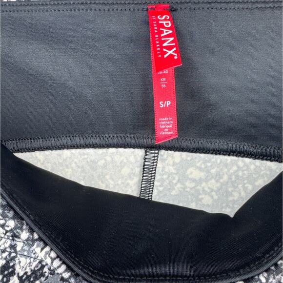 NWT Spanx Faux Leather Snake Shine Leggings Women’s Size Small - Picture 4 of 7